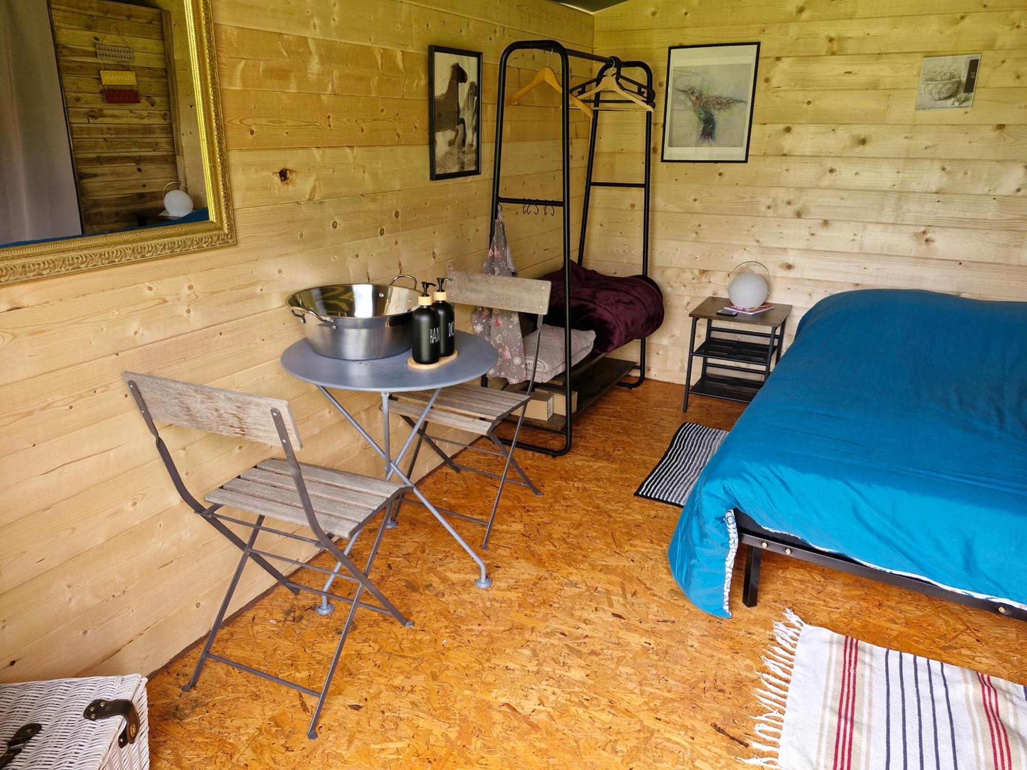 La Cabane Des Lucioles Saint-Julien-Boutieres Habitación foto